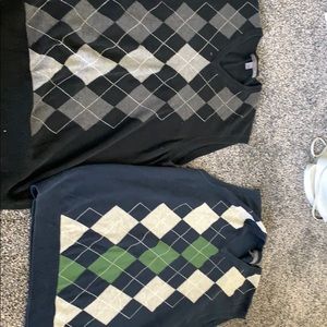 2 argyle men’s vests